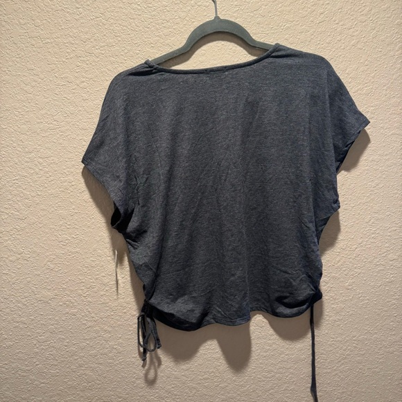 NWT Wild Meadow size Large Cropped Cinched Grey Top - Picture 7 of 7